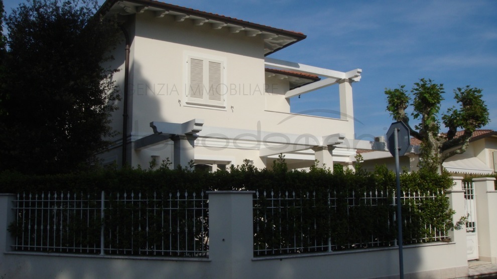 Villetta in Affitto a Forte dei Marmi