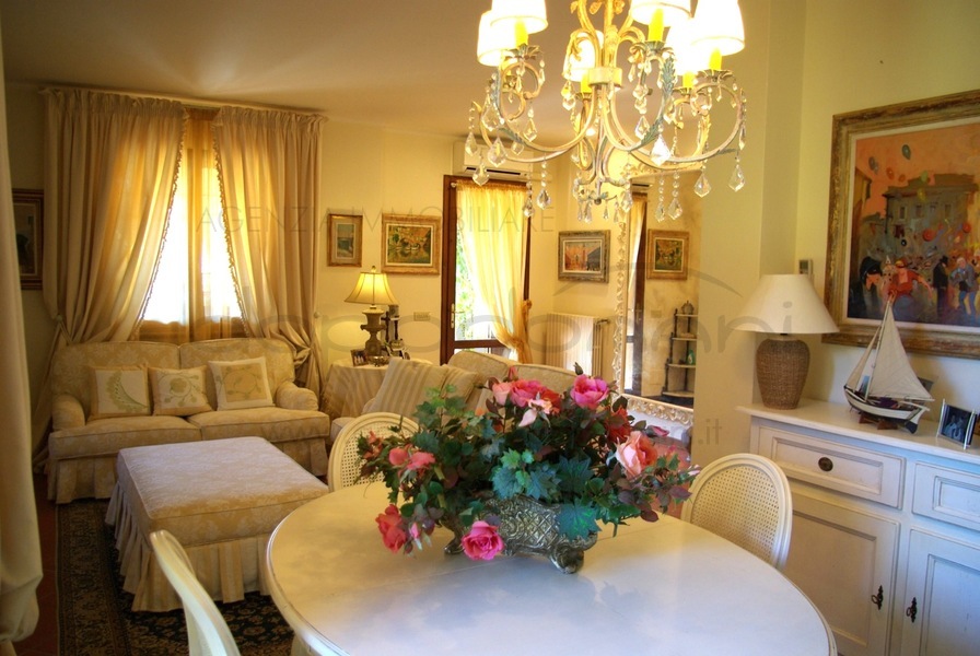 Bifamiliare in Affitto a Forte dei Marmi