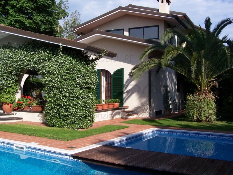 Villa in Affitto a Forte dei Marmi