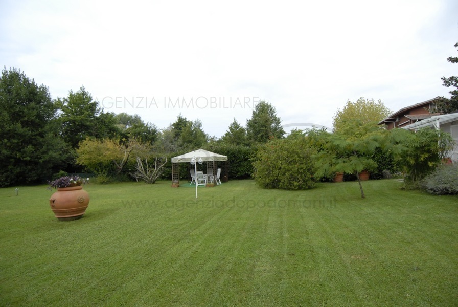 Villa in Affitto a Forte dei Marmi