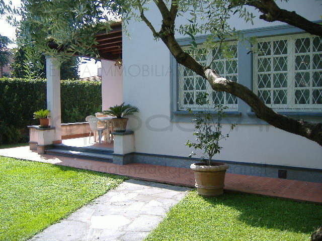 Villetta in Affitto a Forte dei Marmi