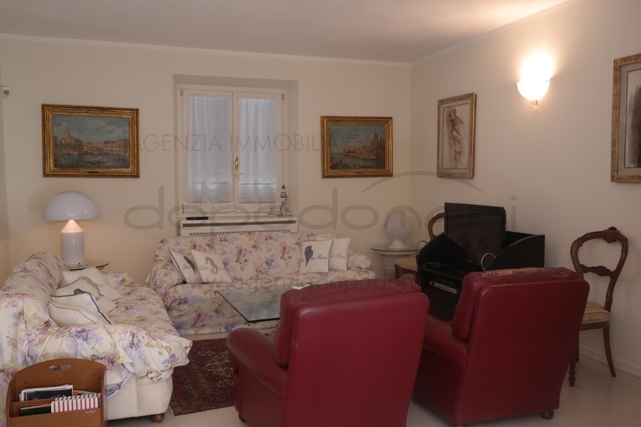 Bifamiliare in Affitto a Forte dei Marmi