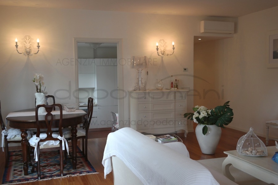 Bifamiliare in Affitto a Forte dei Marmi