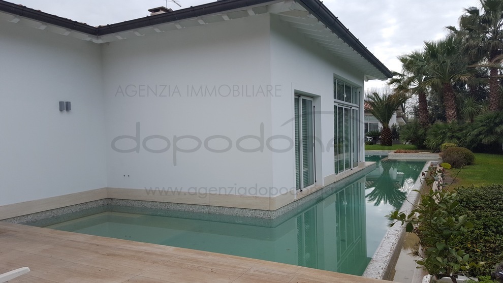 Villa in Affitto a Marina di Pietrasanta