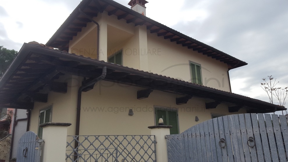 Bifamiliare in Affitto a Forte dei Marmi