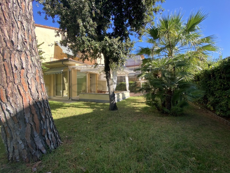 Appartamento in Affitto a Forte dei Marmi
